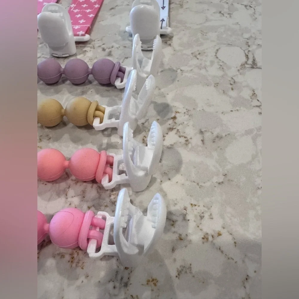 Pack of 8 Pacifier Clips - pink Purple Pacifier Clips Set